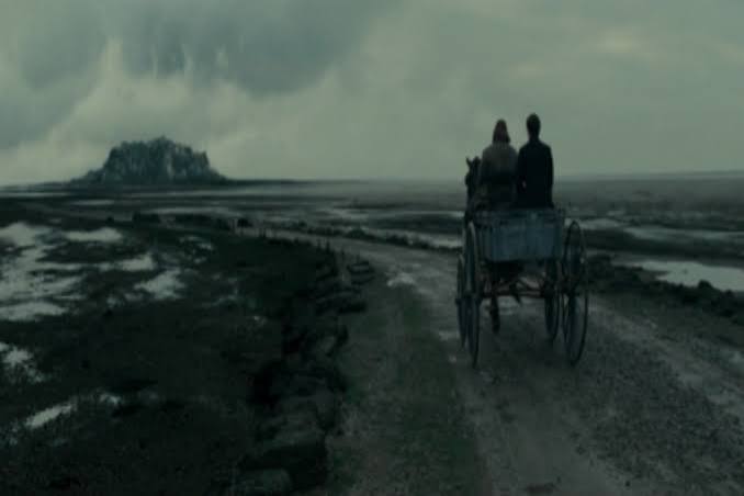 The Tech-Savy Ghost in The Woman in Black 1 & 2 - Horror Movie - Horror  Homeroom