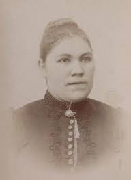 Hela sammanhang finns i separat inlägg. Jag letar koppling med namne i  födelebok och barnhusbarnet Johan Jacob 1. Jag lyckas inte läsa vad som  står i Barnhusets anteckning raden ovanför Johan Jacob