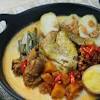Racikan bumbu pada resep opor ayam satu ini bikin olahan ayam jadi luar biasa. 1