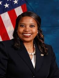 Paulette Sapp's Instagram, Twitter & Facebook