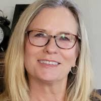 Gail Curran's Instagram, Twitter & Facebook