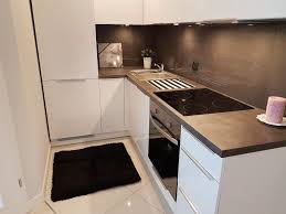 Nous vous proposons un réfrigérateur table top ; Reussir L Amenagement De Sa Cuisine Dans Un Petit Espace Heya
