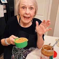 Donna Scarbro's Instagram, Twitter & Facebook