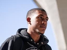 Vasco analisou propostas para promessa do elenco cruzmaltino; será  negociado ou não?