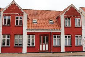 Se nedenstående priser for vores forskellige pakker på huse op til 299 m2. Rodt Hus I Algade Saeby
