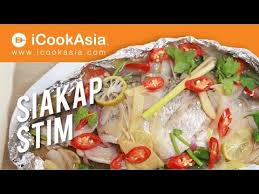 Boleh juga guna ikan lain seperti kerapu, bawal tapi ikan siakap paling sinonim dengan jom layan resepi yang digunakan hari ini. Resepi Ikan Siakap Stim Icookasia Youtube