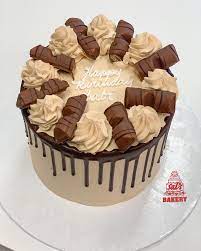Sal's Bakery - Kinder Bueno Drip Cake! #kinder #dripcake... | Facebook