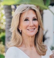 Happy Holidays Everyone! My daughter Avery and I offer Pet Sitting in  Wellen Park and the surrounding areas. We would love the opportunity to  care for your pet while you have to