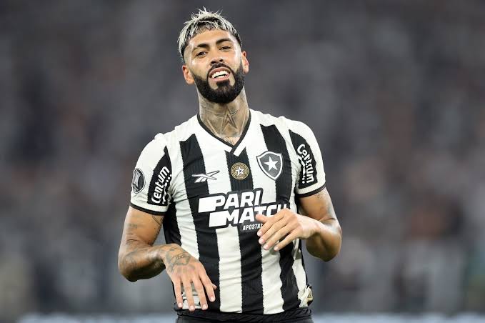 Alexander Barboza é punido pelo STJD e adia estreia oficial no Palmeiras