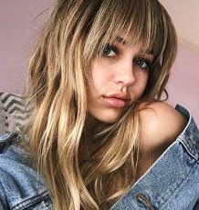 Edgy hairstyles with bangs can be transformed into a girly look. 37 Easy Model Approved Summer Hairstyle Ideas Hair Styles Blonde Hair With Bangs Medium Hair Styles