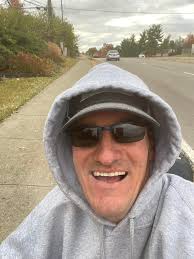 Is the wagon shop picturesque at night?