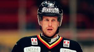 He also starred for several years in his native sweden. Nhl Spelaren Som Blev Forbundskapten Old School Hockey Johan Garpenlov Hockeysverige Mer Av Sporten Du Alskar