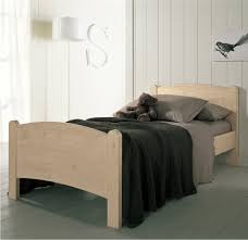 Trova ispirazione scegli tra migliaia di prodotti arreda la casa senza uguali. Letto Moon Letti Classici In Vero Legno Massello