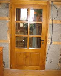 Cette stabilité extrême provient de sa conception innovante, qui allie des procédés de fabrication. Fabrication De Votre Porte En Bois Dans Le Jura Evei Du Bois