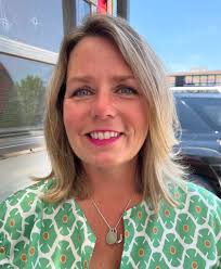 Roadside Republic is a fresh fruit and veggie stand that is located in the  parking lot of Ole South Pancake House (1509 S. University). Every summer,  Shannon Houchin, owner/operator and chief peach