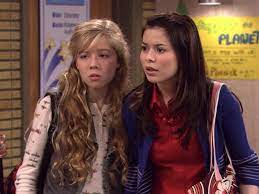 Miranda cosgrove and jennette mccurdy on season one of icarly. on the right: Hjctvhastdzlam