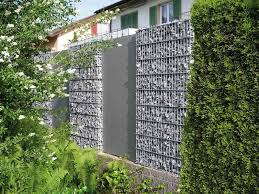 Wer seinen gartenzaun selbst erstellen der gartenzaun sichtschutz aus naturstein und metall sieht in der heutigen. Gabionen Online Kaufen Bei Gartenzaun Experten