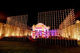 Grandeur With Hundreds Of Cascading Lights Surrounding The Vedi Raising Its Beauty Wedding Vedi Ideas W Tent Decorations Marriage Decoration Cascade Lights