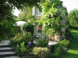 Maison Pomme In La Vineuse 1 Schlafzimmer Fur Bis Zu 2 Personen Idyllisches Haus Mit Schwimmbad Und Grossem Gart Ferienhaus Frankreich Pool Im Garten Ferien