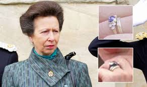 Queen elizabeth ii engagement and wedding rings. Princess Anne News Engagement Rings Worth 30k Have Special Hidden Meaning Express Co Uk