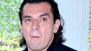 His zodiac sign is leo. La Saga Captan A Jorge Salinas Con Dificultad Para Caminar