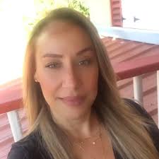 CESCO de Bayamón abierto de lunes a viernes desde las 7:30 am a 4:00 pm y  los sábados desde las 9:00 am a 1:00 pm