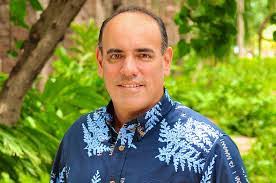 Elliot Mills's Instagram, Twitter & Facebook