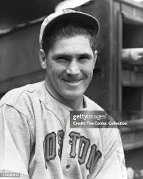 75 John Hassett Photos & High Res Pictures