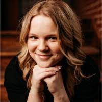 Mallory Moon's Instagram, Twitter & Facebook