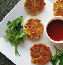 Spiced tuna fishcakes by gordon ramsay. Spicy Fish Cakes With 2 Dipping Sauces Farmtojar Com