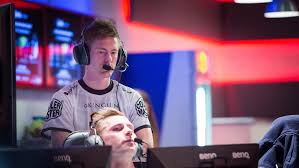 Everything else is a reason to disband. Spieler Von Astralis Werden Teilhaber Und Erhalten Ein Gehalt Von 9 000 Us Dollar Im Monat Escene De