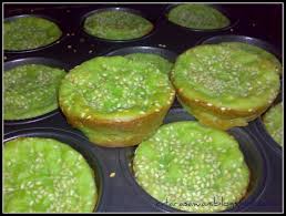 Kuih bingka bakar atau lebih popular dipanggil kuih bakar sahaja adalah kuih yang sangat sedap dimakan dan banyak dijual di pasar malam. Kuih Bakar Pandan Resepi Terbaik