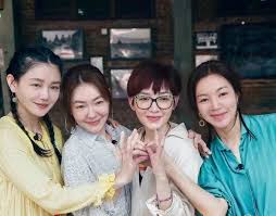 Jan di là một cô gái bình thường, gia đình có tiệm giặt khô gần trường đại học danh tiếng dành cho con nhà shin hwa.một ngày nọ jan di gặp được 4 chàng trai nổi tiếng quậy và đều. Chuyá»‡n ChÆ°a Ká»ƒ Vá» Má»¹ Nhan VÆ°á»n Sao BÄƒng Tá»« Hy Vien Vi Ä'áº¹p Cáº£ Thuá»'c