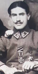 Ali Bey's Instagram, Twitter & Facebook