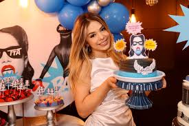 Melody mc фото исполнителя melody mc. Mc Melody Celebra Aniversario De 14 Anos Com Festa Com Tema De Anitta Quem Quem News