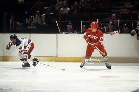 A medical examiner's autopsy report has concluded that the hockey star mark pavelich died of suicide last month while at a treatment centre in minnesota. Sergei Makarov Of The Ussr And Mark Pavelich Of Team Usa Go For The Team Usa Ussr Teams