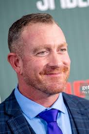 Daniel Reader's Instagram, Twitter & Facebook