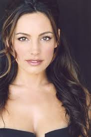 Flawless Olive Skin Big Hazel Eyes Dark Chestnut Hair Highlighted By The Skin She Was Inspired By Kelly Brook Beautiful Female Celebrities Chestnut Hair