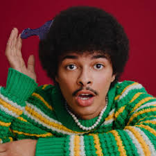 Listen to Hold your hand by Flossie in 26 playlist online for free