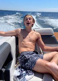 CelebBoys on X: Those legs look hairy Johnnyorlando 😏😏  t.coyaFFEa4Glc  X