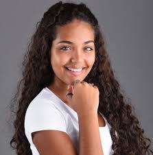 Ester Ferreira's Instagram, Twitter & Facebook