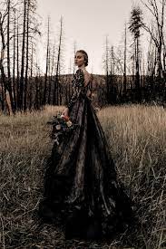 Pin By Breona Hoffer On Abito Da Sposa In 2020 Gothic Wedding Dress Black Wedding Gowns Black Wedding Dresses