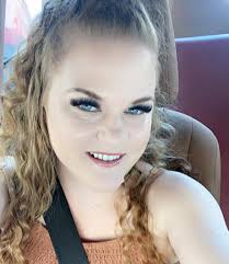 Lashes! On this queen dm me for apts!