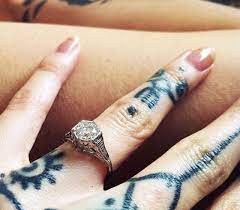 Hannah Snowdon S Engagement Ring From Oli Sykes Hannah Snowdon Engagement Ring Buying Guide Engagement Rings