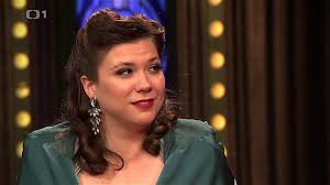 Staň se publicistou a napiš biografii k osobě eva hacurová. Eva Hacurova