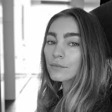 Femeia care i-a frânt inima lui Adrian Sînă. Nu a trecut peste marea iubire