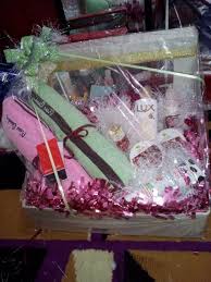 Kalau punyai prinsip lebih fungsi untuk kita nantinya sebaiknya memilih gaun pengantin yang dapat dipakai ulang. 30 Kreasi Hantaran Pernikahan Modern Contoh Isi Seserahan