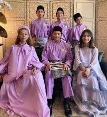 Check spelling or type a new query. Biodata Ezurin Khyra Ikon Fesyen Bintang The House Musim 6 Iluminasi