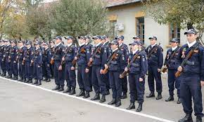 Multa lume ii invidiaza pe politistii de la rutiera. Cum SÄƒ Devii PoliÅ£ist De FrontierÄƒ Politia De Frontiera
