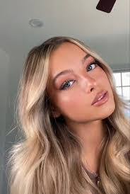 Amber Galvin's Instagram, Twitter & Facebook